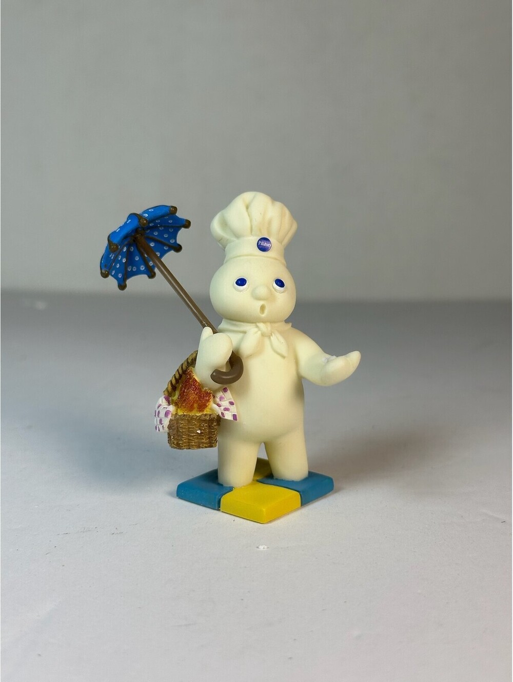 Vintage 1997 Danbury Mint Pillsbury Doughboy April Figurine F-8